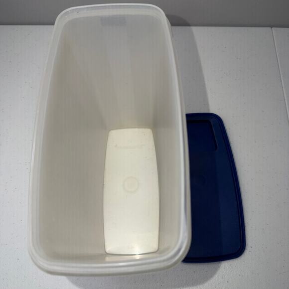 Vintage Tupperware Super Cereal Keeper Blue Flip Top Large Airtight Seal #1588-2 - Picture 2 of 5